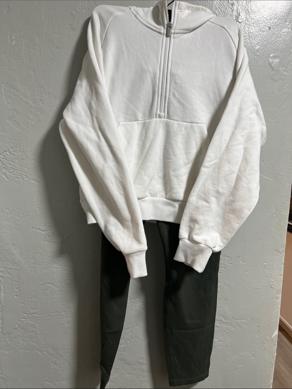 Athleta headlands cargo pants and Hoodie sweater bundle SZ Small